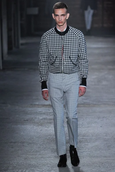 Look 3